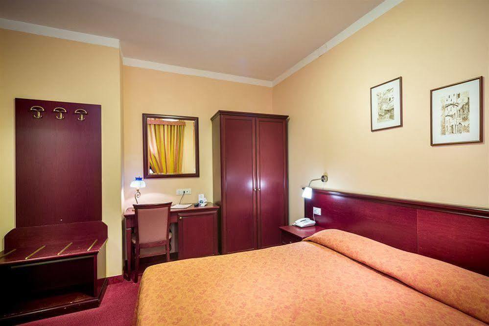 Hotel Boccascena Cenova Dış mekan fotoğraf