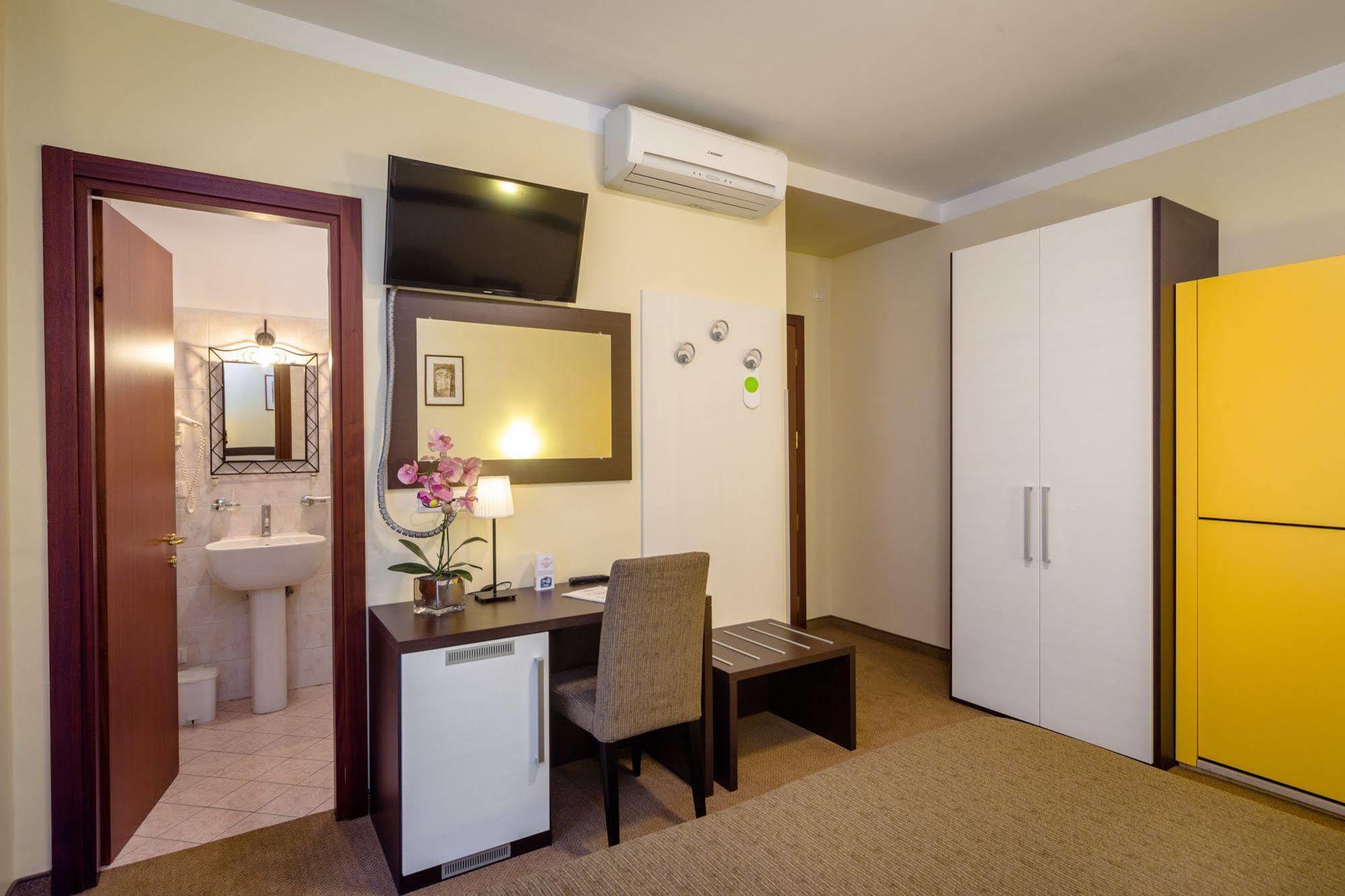 Hotel Boccascena Cenova Dış mekan fotoğraf